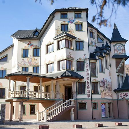 Baron Spa Hotel - Museum Yaremtche Extérieur photo