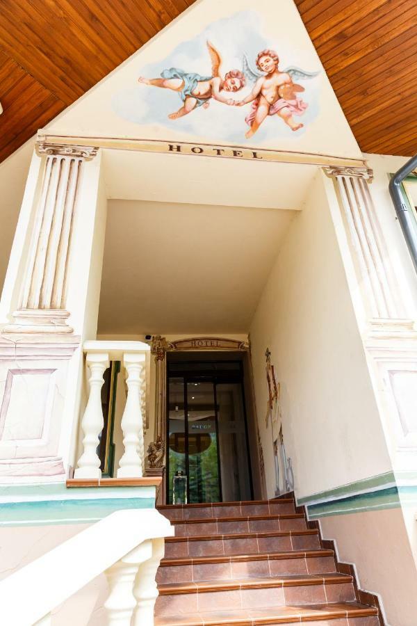 Baron Spa Hotel - Museum Yaremtche Extérieur photo